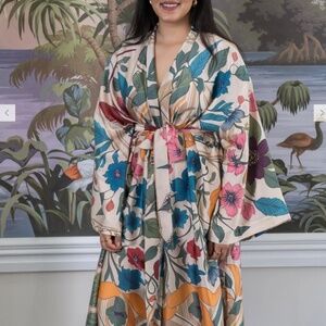 3/4X NWT Plus size satin robe